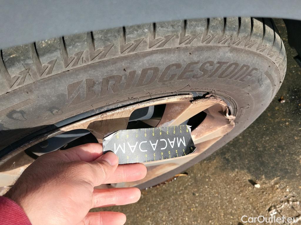  Citroen  C3  Live Pack 1.5 BlueHDi 100CV MT6 E6d #36