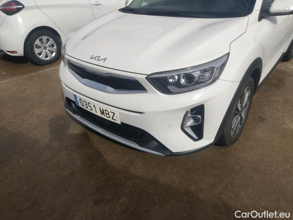  KIA  STONIC KIA  / 2017 / 5P / todoterreno 1.0 T-GDi 88kW (120CV) MHEV iMT Drive #22