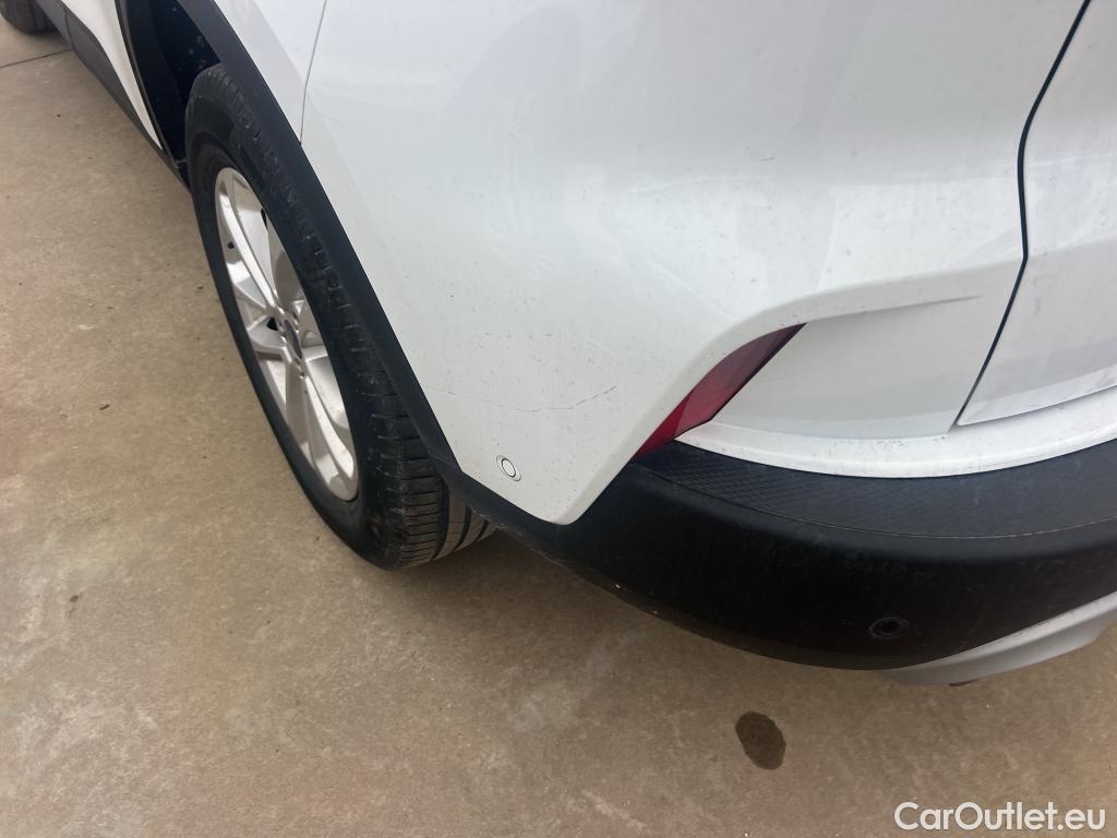  Ford  Kuga FORD  / 2019 / 5P / todoterreno Titanium 2.5 Duratec FHEV 140kW Auto #9