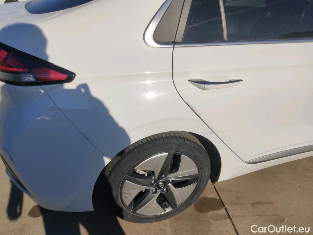  Hyundai   Ioniq HYUNDAI / 2019 / 5P / berlina con portón 1.6 GDI HEV Tecno DCT #16