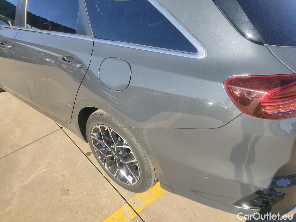  KIA  Cee'd KIA Ceed Tourer / 2021 / 5P / familiar Tourer 1.5 MHEV 118kW(160CV) GT Line DCT #1