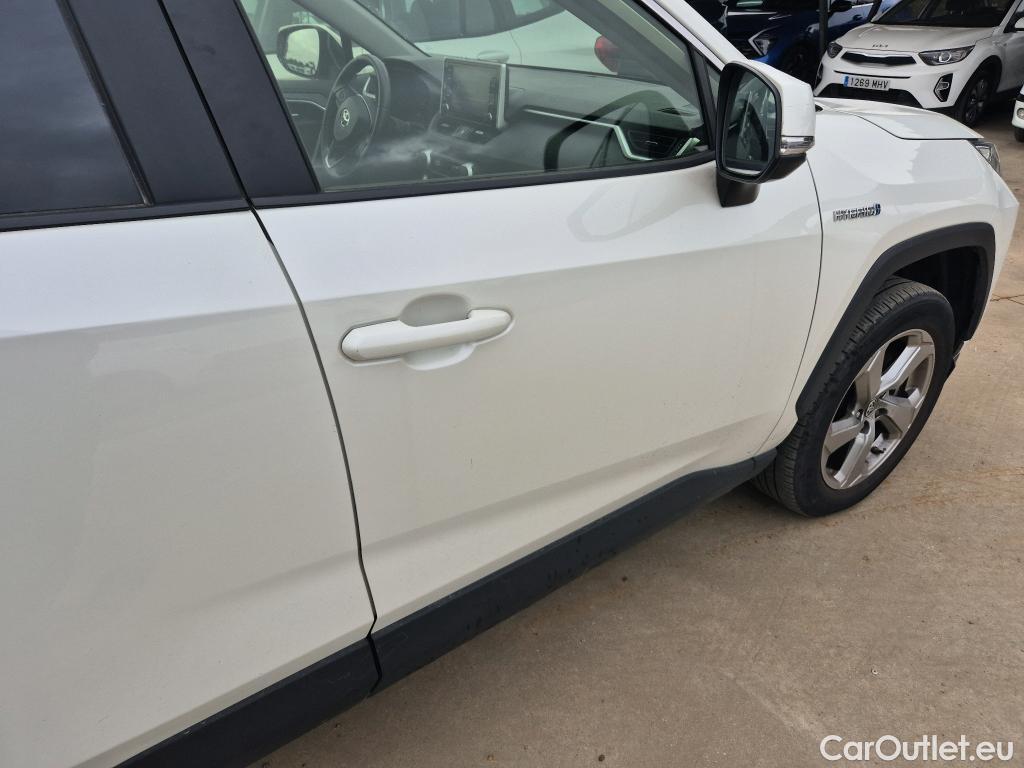  Toyota  RAV4 TOYOTA  / 2018 / 5P / todoterreno 2.5l 220H Advance #19