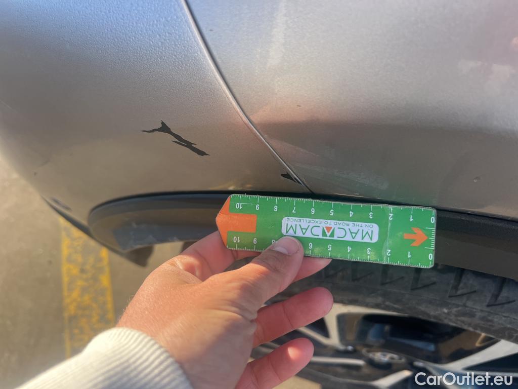  Toyota  C-HR TOYOTA  / 2016 / 5P / todoterreno 1.8 125H Advance (CX) #4