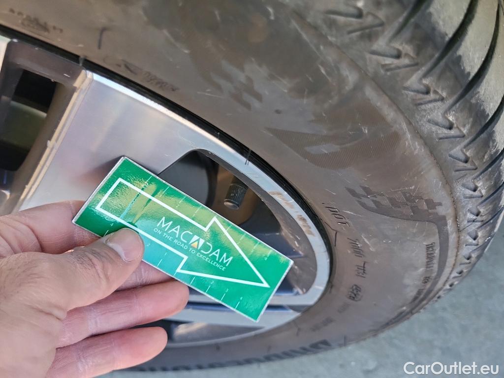  Peugeot  3008 PEUGEOT  Hybrid / 2020 / 5P / todoterreno 225 e-EAT8 Allure #26