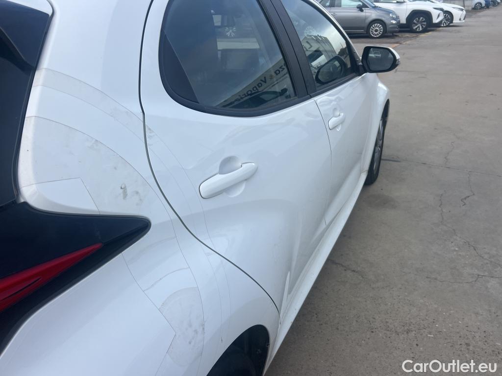  Toyota  Yaris TOYOTA  / 2020 / 5P / berlina con portón 1.5 120H Active Tech #7