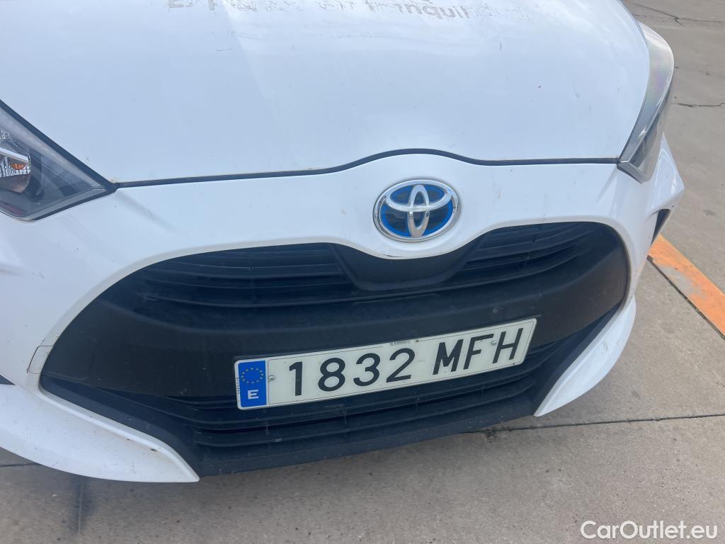  Toyota  Yaris TOYOTA  / 2020 / 5P / berlina con portón 1.5 120H Active Tech #24