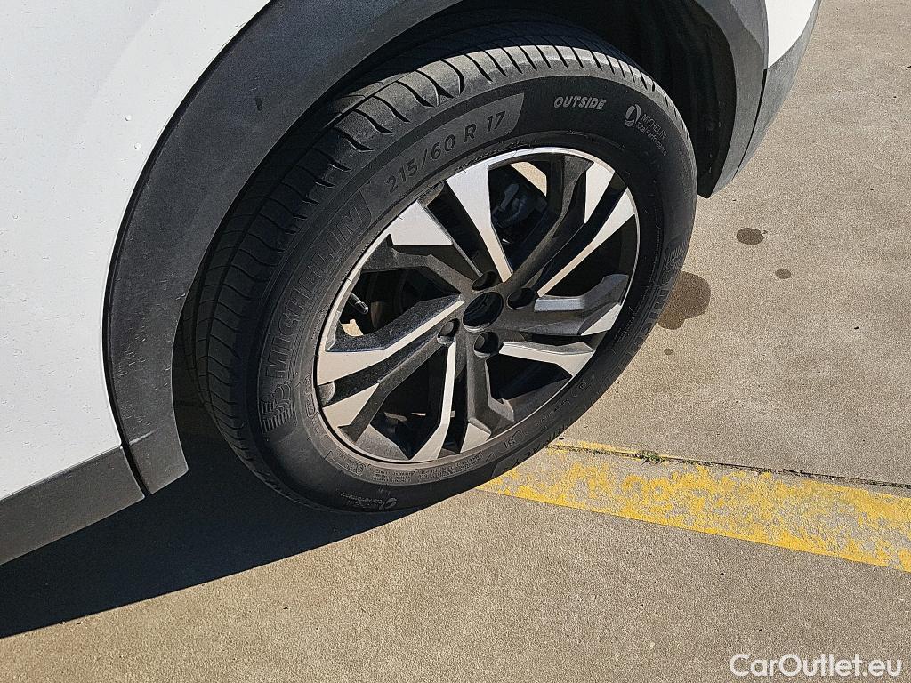  Peugeot  2008 PEUGEOT  / 2019 / 5P / todoterreno Allure Pack BlueHDI 81kW (110CV) (AC) #17