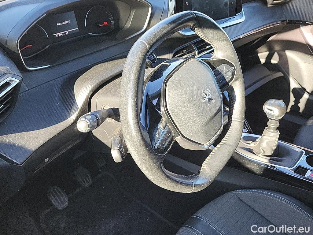  Peugeot  2008 PEUGEOT  / 2019 / 5P / todoterreno Allure Pack BlueHDI 81kW (110CV) (AC) #5