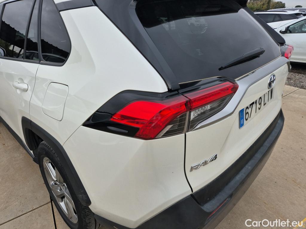  Toyota  RAV4 TOYOTA  / 2018 / 5P / todoterreno 2.5l 220H Advance #1