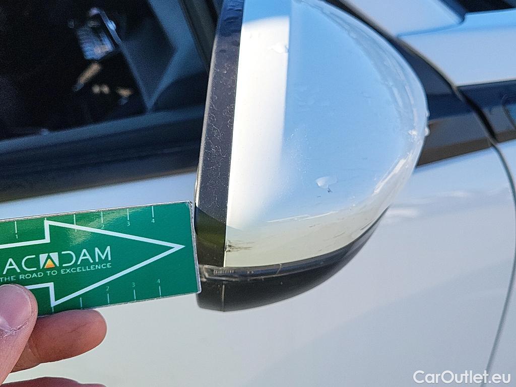  Peugeot  2008 PEUGEOT  / 2019 / 5P / todoterreno Allure Pack BlueHDI 81kW (110CV) (AC) #32