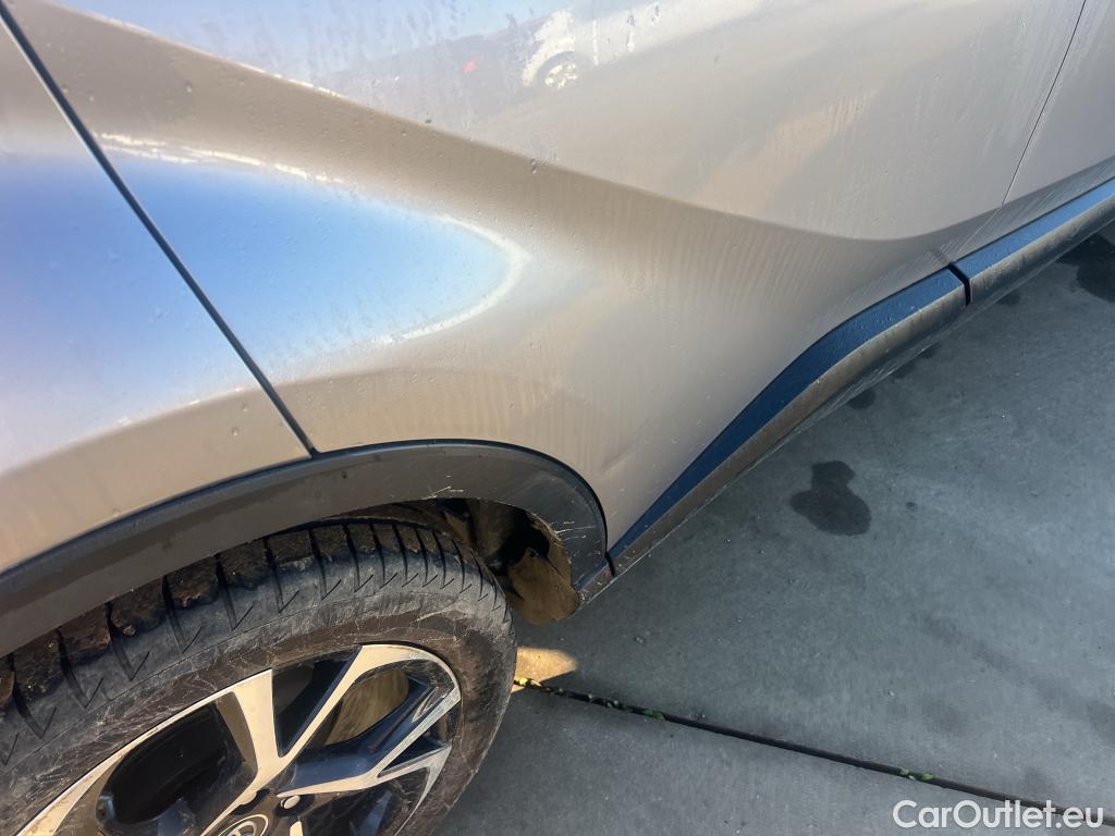  Toyota  C-HR TOYOTA  / 2016 / 5P / todoterreno 1.8 125H Advance (CX) #1