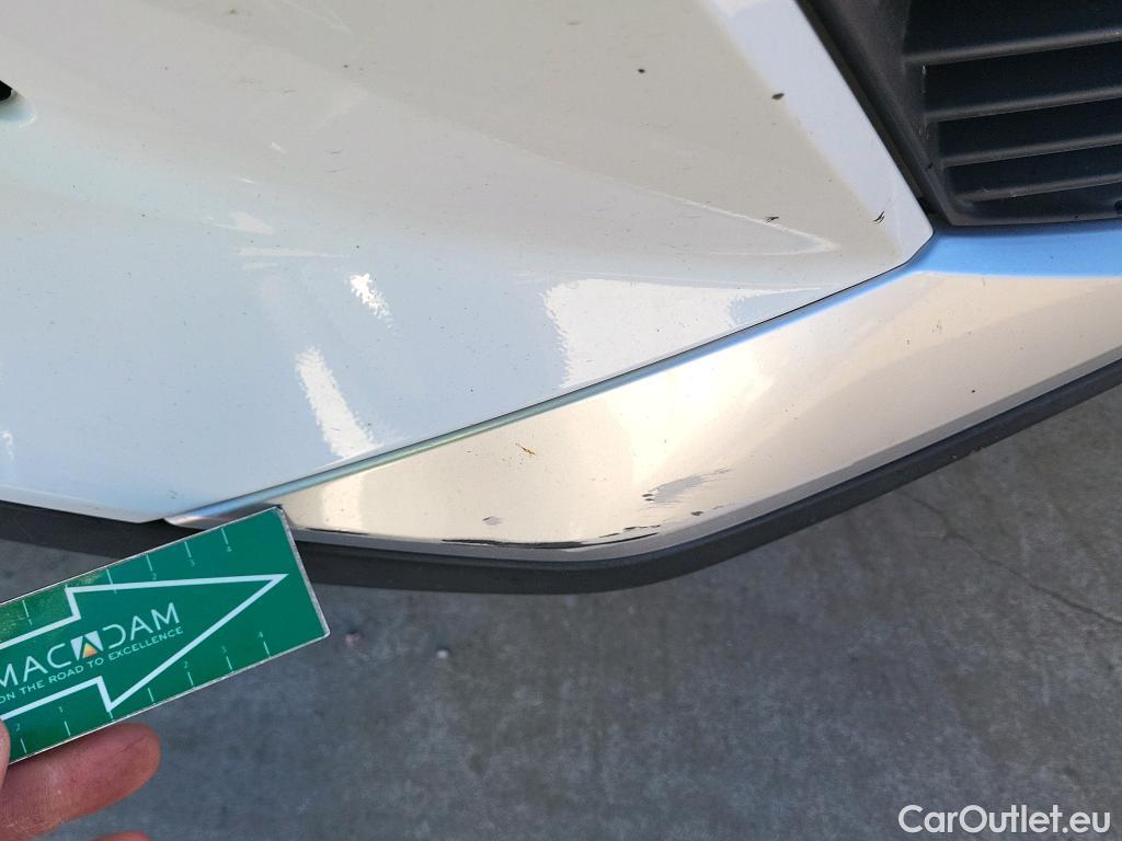  Peugeot  2008 PEUGEOT  / 2019 / 5P / todoterreno Allure Pack BlueHDI 81kW (110CV) (AC) #4