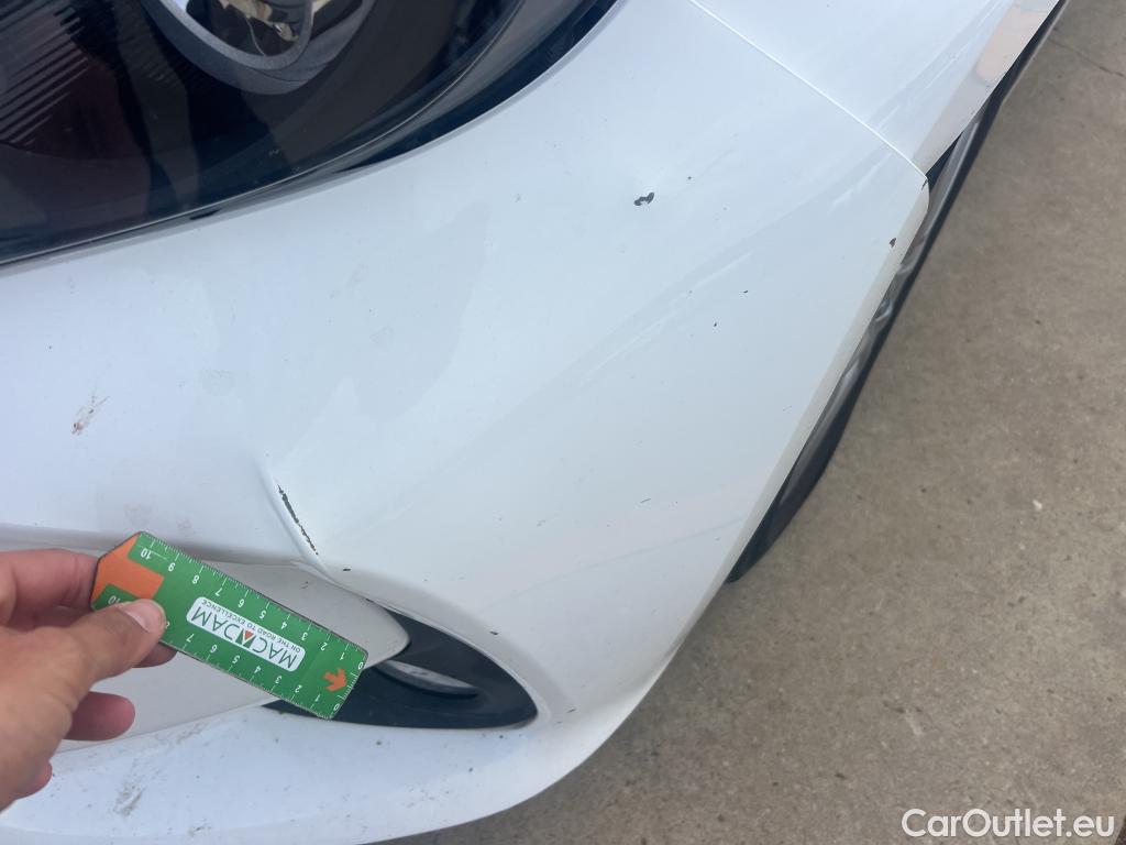  Toyota  Yaris TOYOTA  / 2020 / 5P / berlina con portón 1.5 120H Active Tech #23