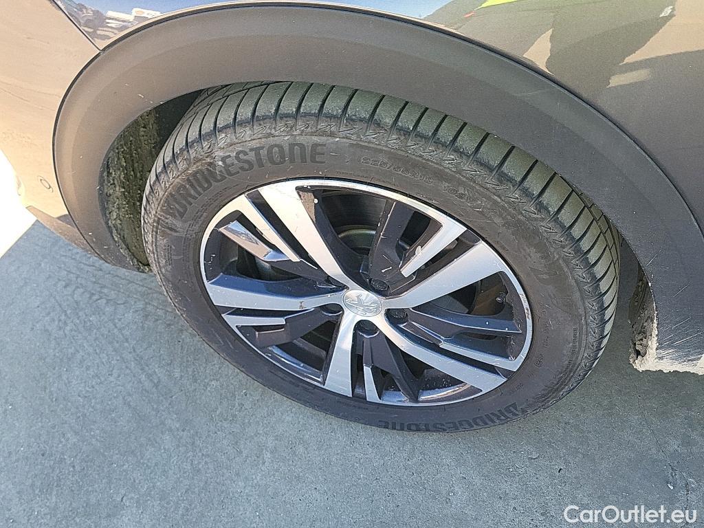  Peugeot  3008 PEUGEOT  Hybrid / 2020 / 5P / todoterreno 225 e-EAT8 Allure #25