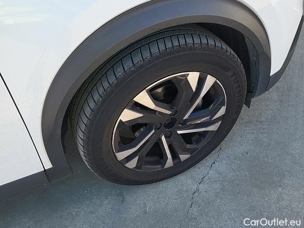  Peugeot  2008 PEUGEOT  / 2019 / 5P / todoterreno Allure Pack BlueHDI 81kW (110CV) (AC) #19