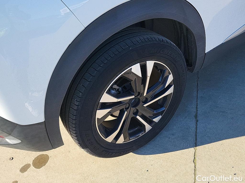  Peugeot  2008 PEUGEOT  / 2019 / 5P / todoterreno Allure Pack BlueHDI 81kW (110CV) (AC) #23