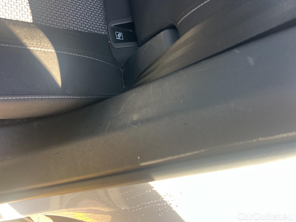  Opel   Grandland X OPEL Grandland / 2021 / 5P / todoterreno 1.5 CDTi Business Edition Auto #17