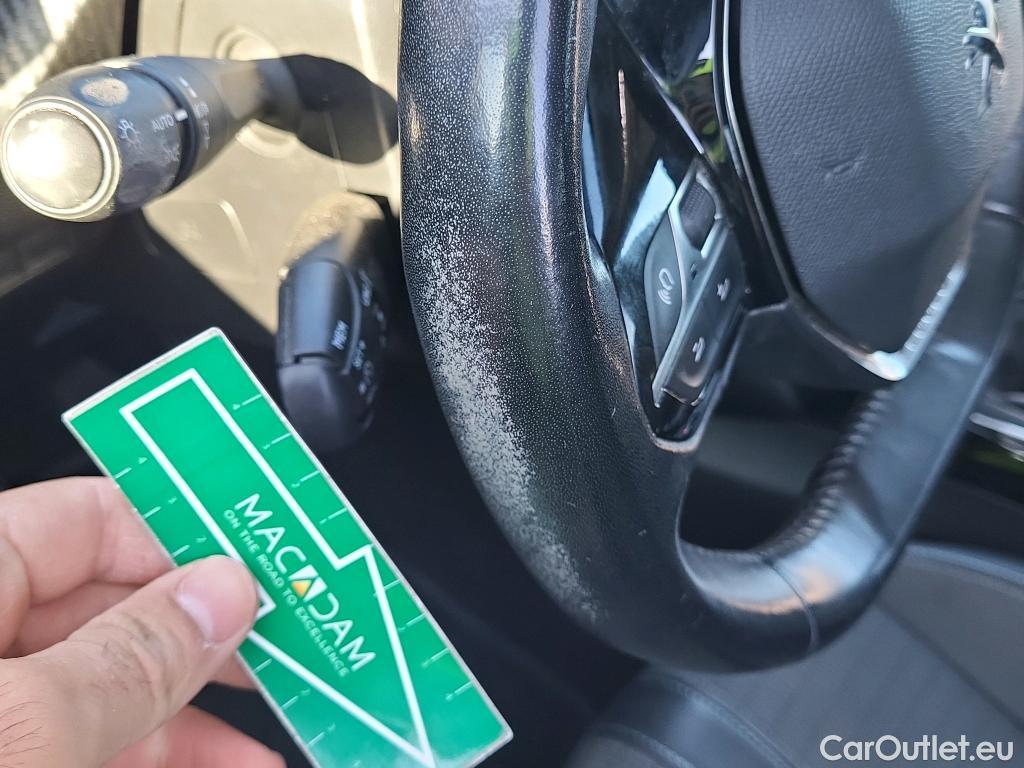  Peugeot  2008 PEUGEOT  / 2019 / 5P / todoterreno Allure Pack BlueHDI 81kW (110CV) (AC) #6