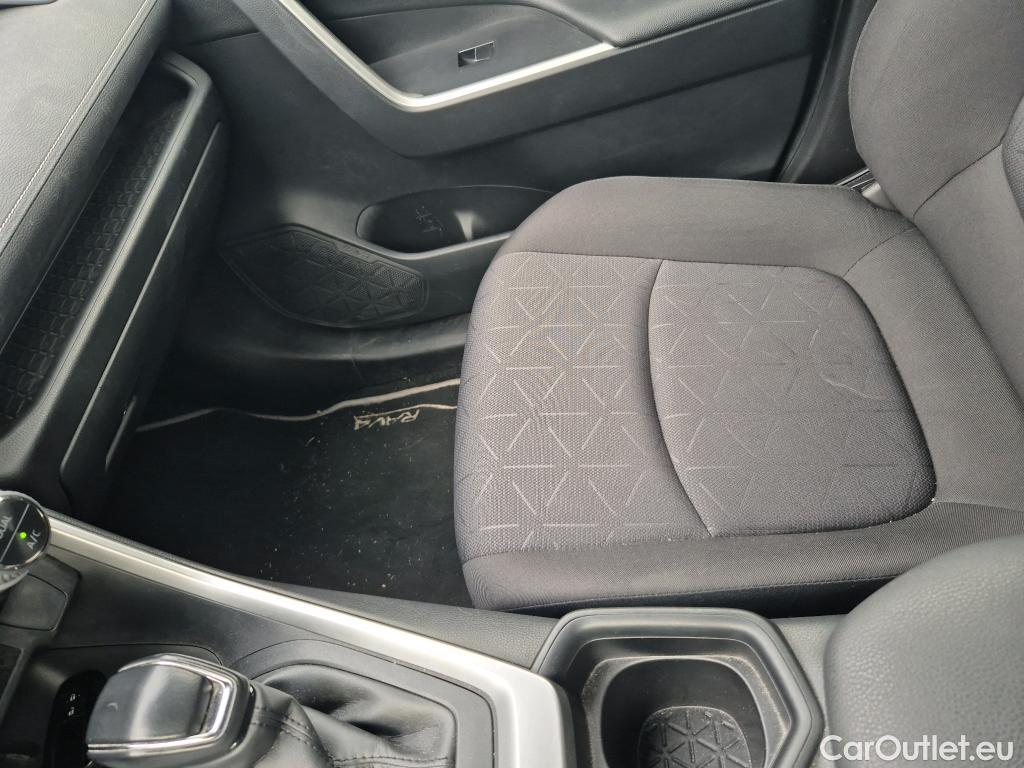  Toyota  RAV4 TOYOTA  / 2018 / 5P / todoterreno 2.5l 220H Advance #12