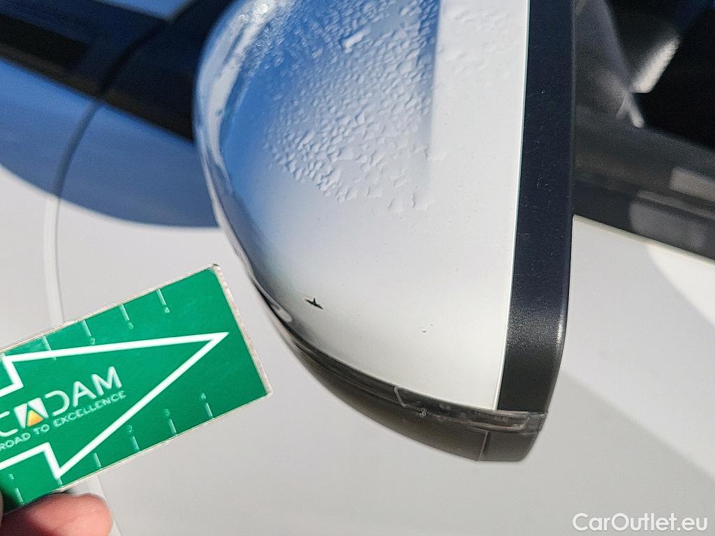  Peugeot  2008 PEUGEOT  / 2019 / 5P / todoterreno Allure Pack BlueHDI 81kW (110CV) (AC) #28