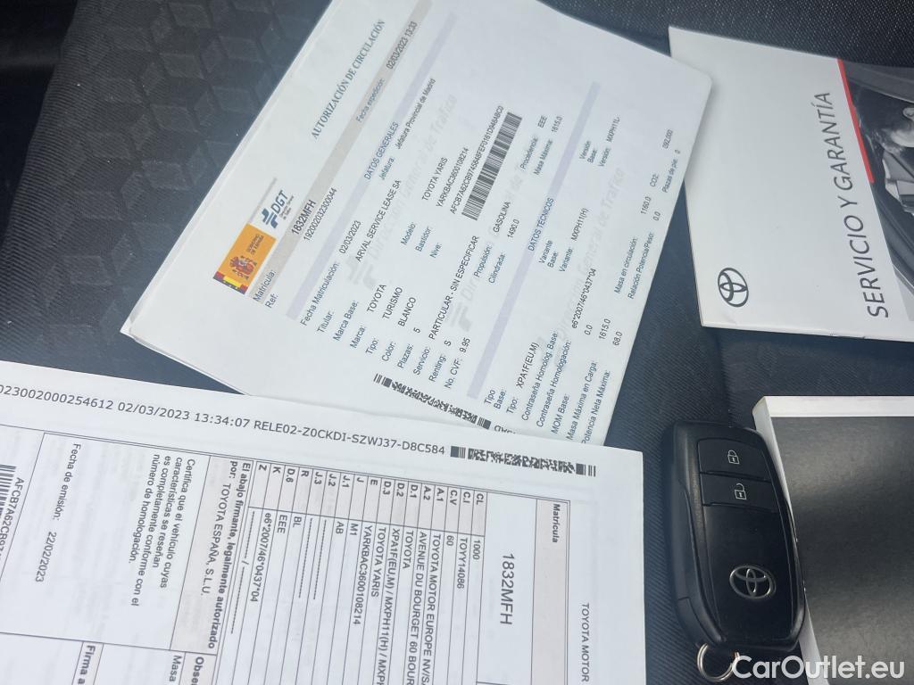  Toyota  Yaris TOYOTA  / 2020 / 5P / berlina con portón 1.5 120H Active Tech #3