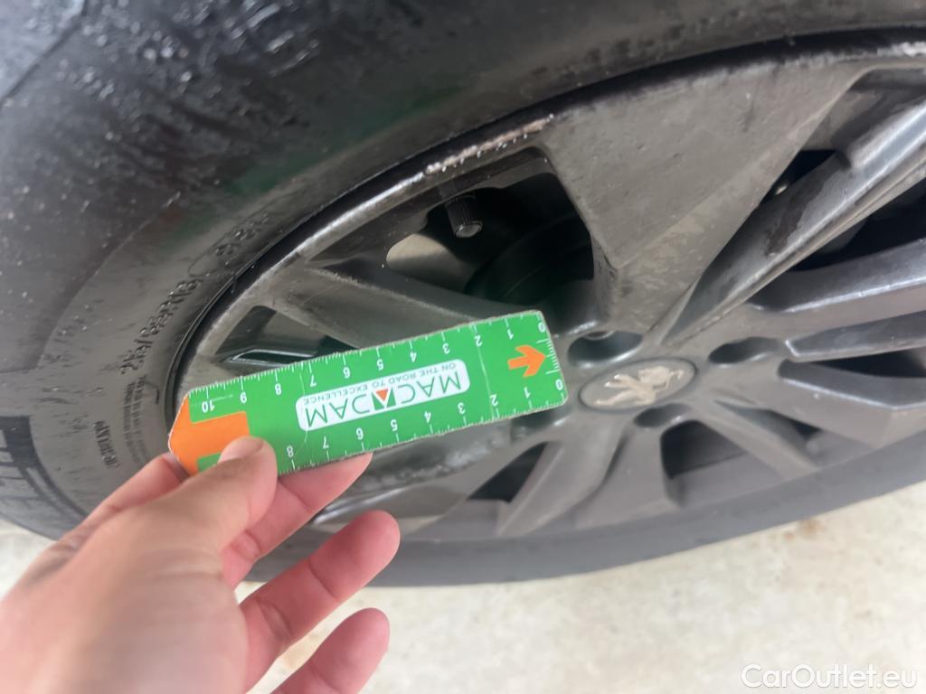  Peugeot  2008 PEUGEOT  / 2019 / 5P / todoterreno Active Pack Puretech 100 S&S BVM6 #7