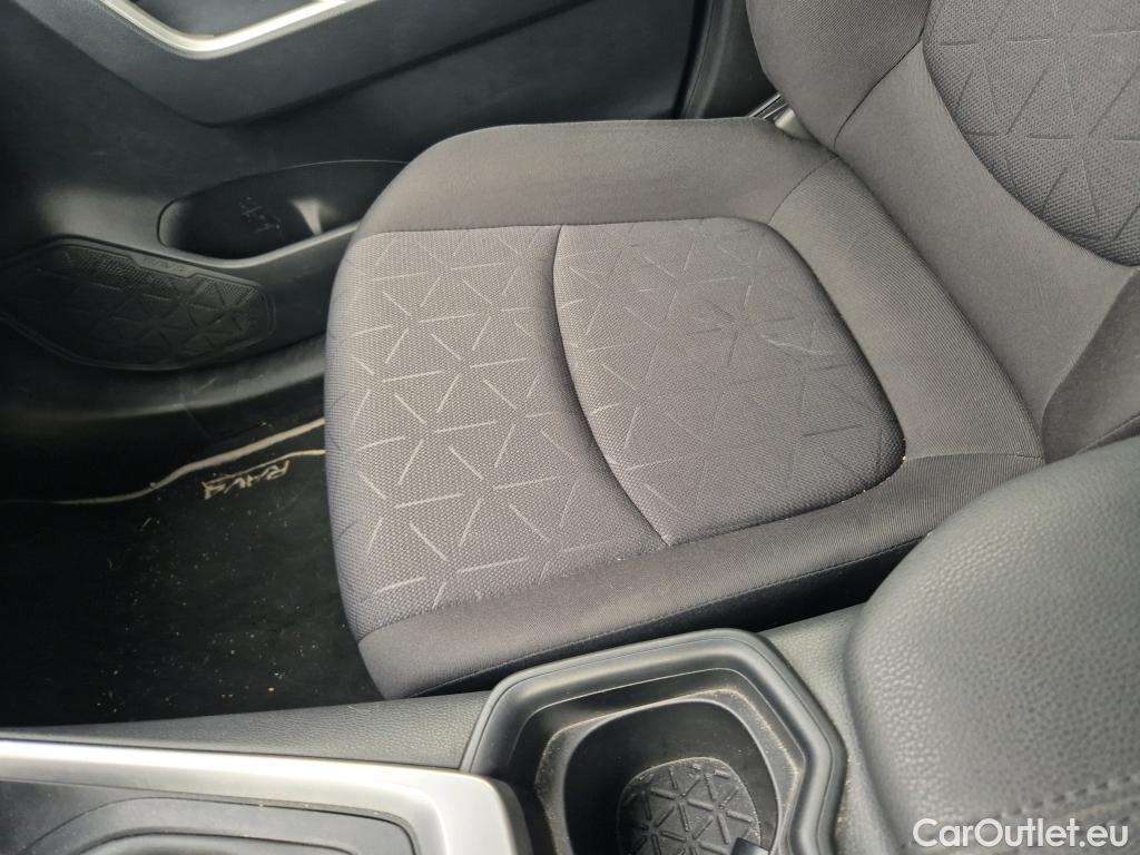  Toyota  RAV4 TOYOTA  / 2018 / 5P / todoterreno 2.5l 220H Advance #11