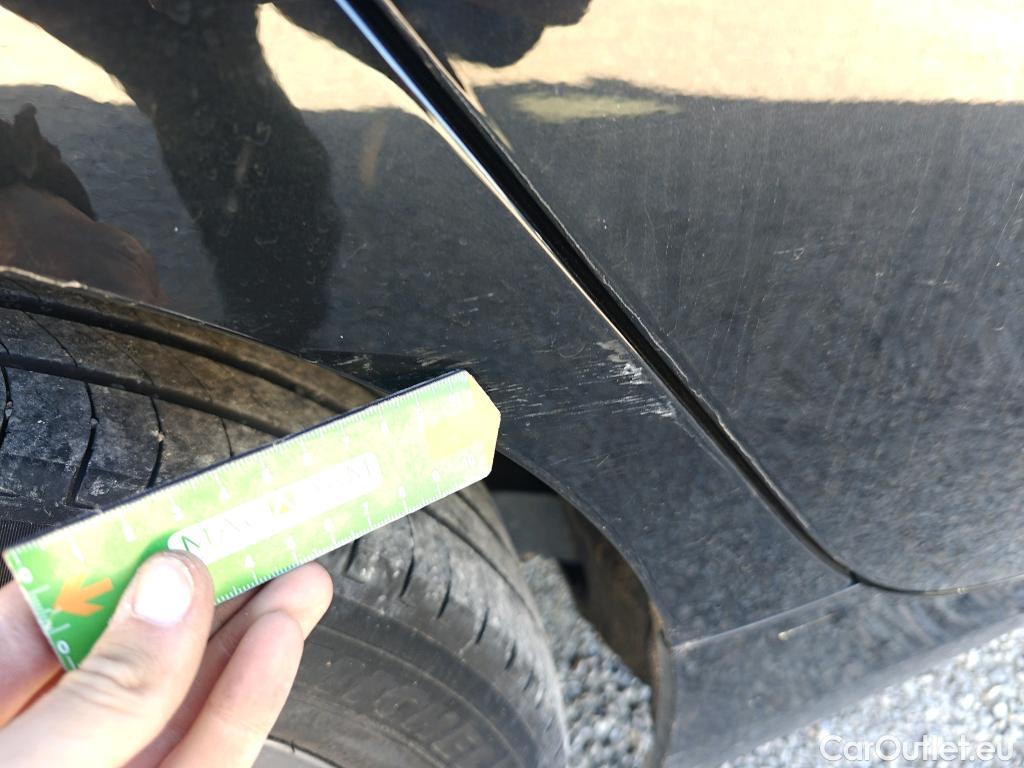  Bmw  Serie 1 BMW  / 2019 / 5P / berlina con portón 116d #5