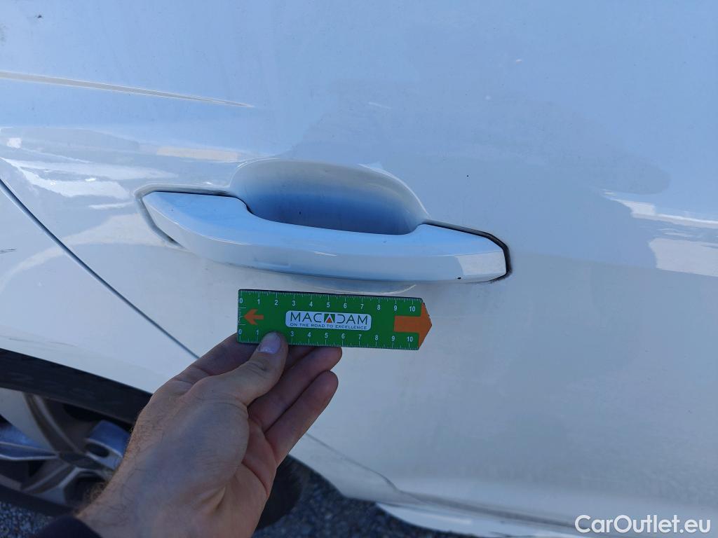  Audi  A4 AUDI  / 2019 / 5P / familiar Avant Advanced 30 TDI 100kW S tronic #59