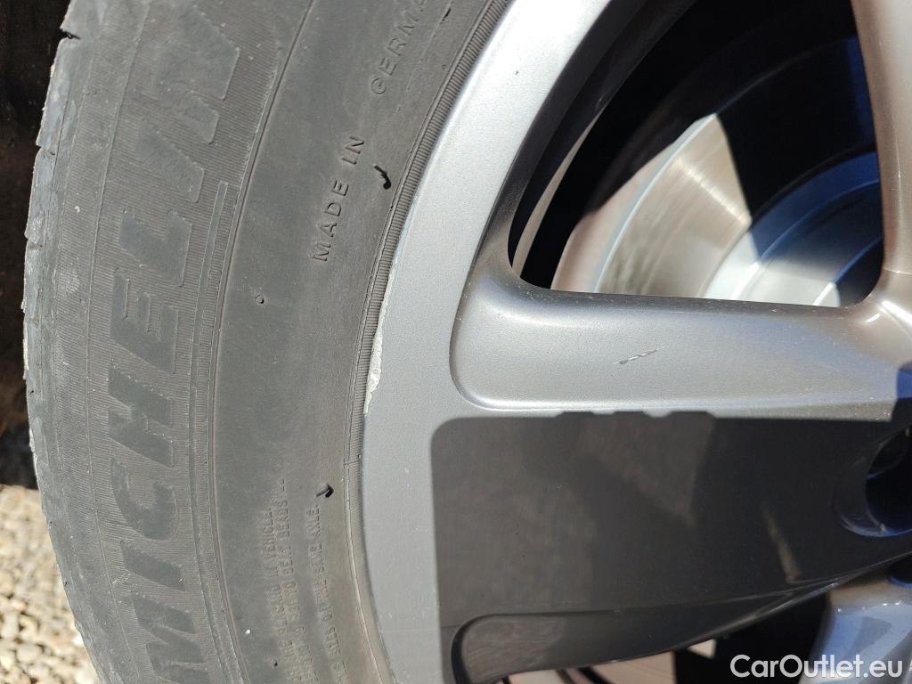  Bmw  Serie 1 BMW  / 2019 / 5P / berlina con portón 116d #60