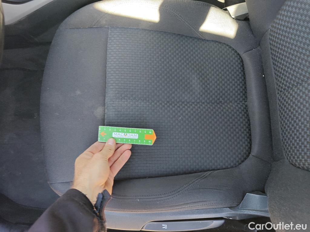  Bmw  Serie 1 BMW  / 2019 / 5P / berlina con portón 116d #25