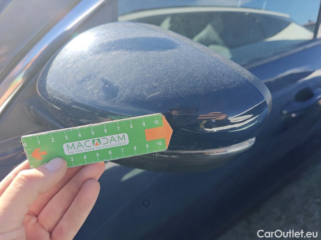  Ford  Kuga FORD  / 2019 / 5P / todoterreno Titanium 2.5 Duratec FHEV 140kW Auto #40