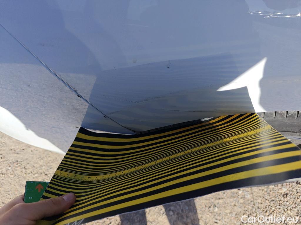  Hyundai   Ioniq HYUNDAI / 2019 / 5P / berlina con portón 1.6 GDI HEV Tecno DCT #4