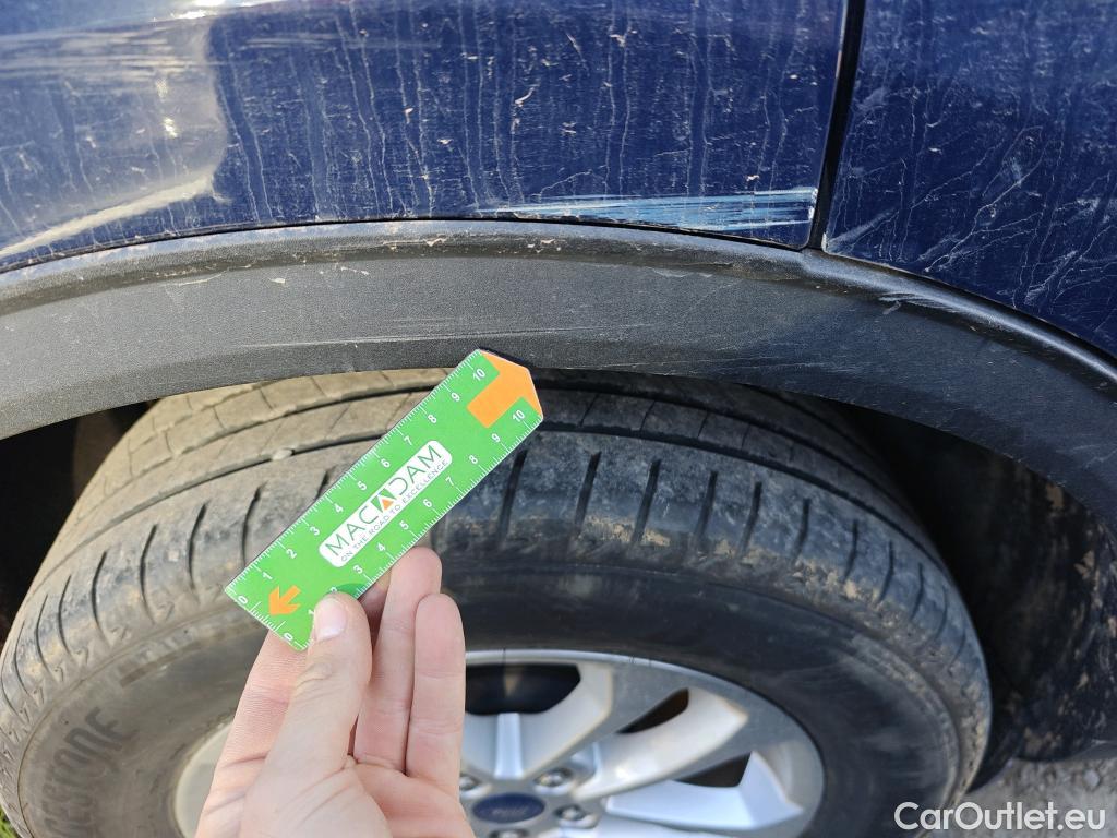  Ford  Kuga FORD  / 2019 / 5P / todoterreno Titanium 2.5 Duratec FHEV 140kW Auto #29