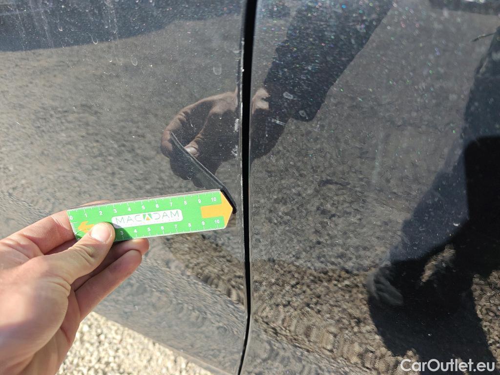  Bmw  Serie 1 BMW  / 2019 / 5P / berlina con portón 116d #9