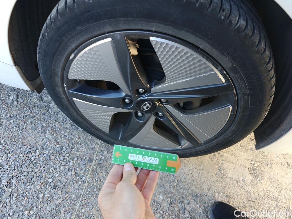  Hyundai   Ioniq HYUNDAI / 2019 / 5P / berlina con portón 1.6 GDI HEV Tecno DCT #32