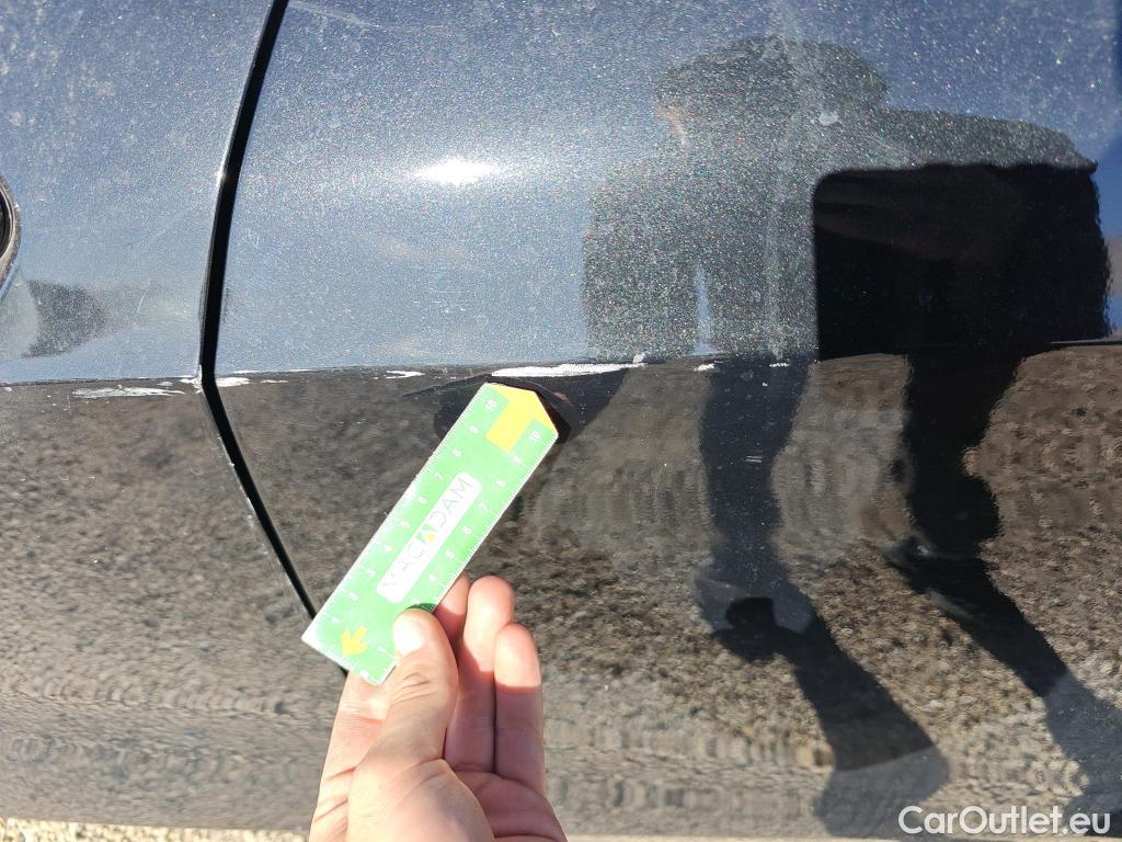  Bmw  Serie 1 BMW  / 2019 / 5P / berlina con portón 116d #37