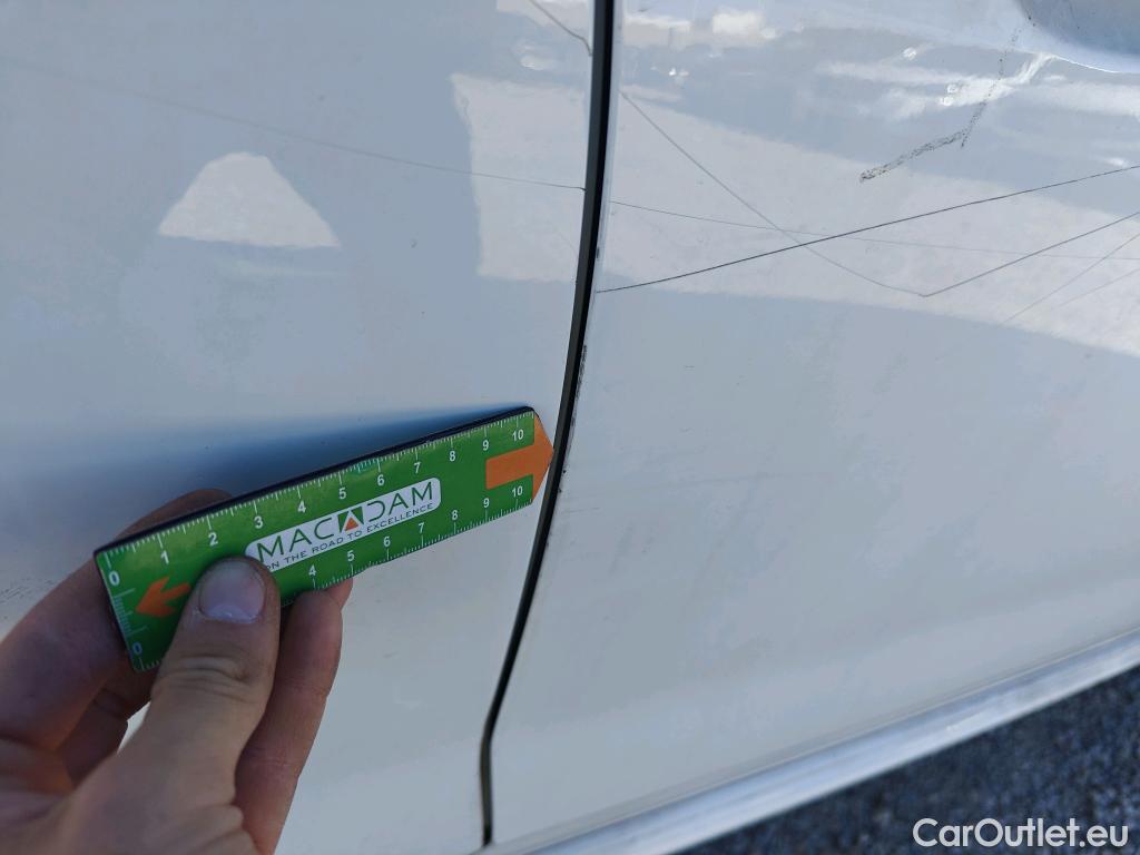  Audi  A4 AUDI  / 2019 / 5P / familiar Avant Advanced 30 TDI 100kW S tronic #20