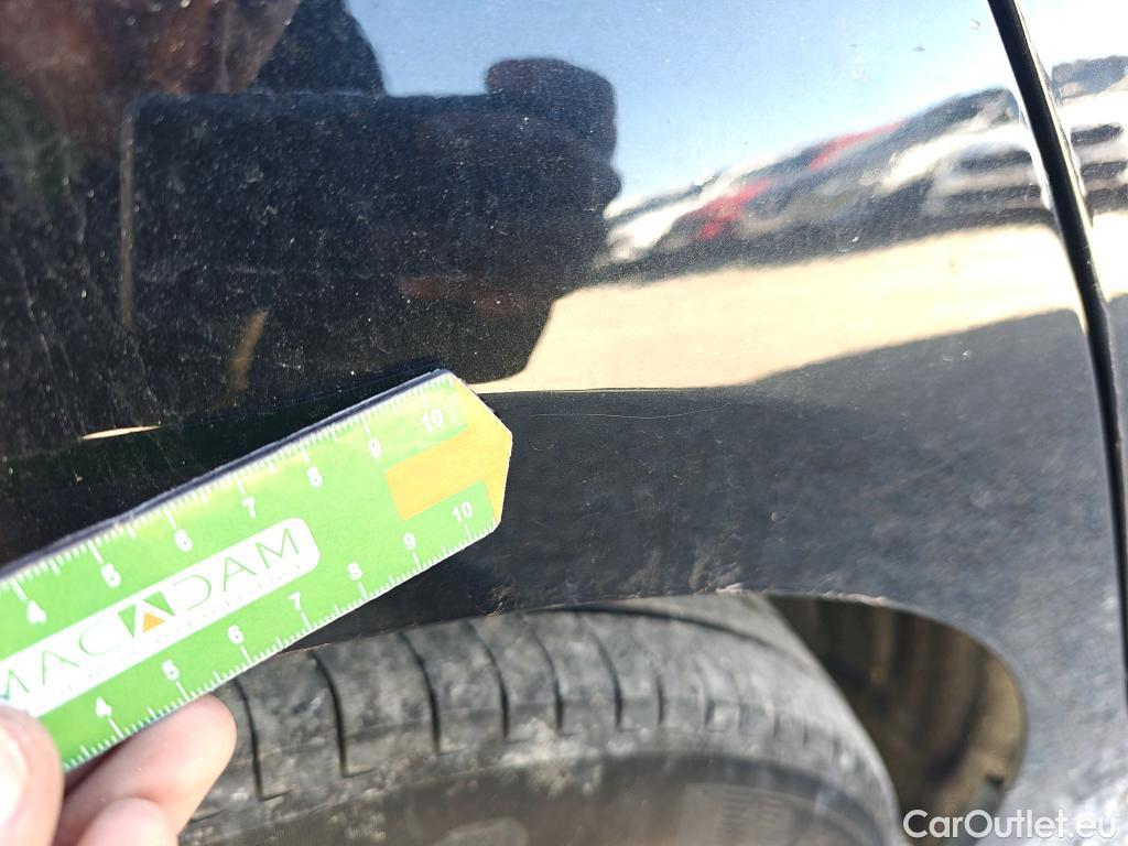  Bmw  Serie 1 BMW  / 2019 / 5P / berlina con portón 116d #6