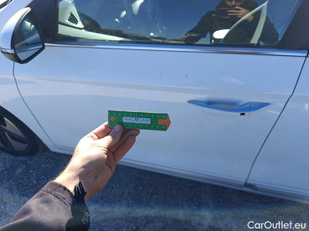  Hyundai   Ioniq HYUNDAI / 2019 / 5P / berlina con portón 1.6 GDI HEV Tecno DCT #7