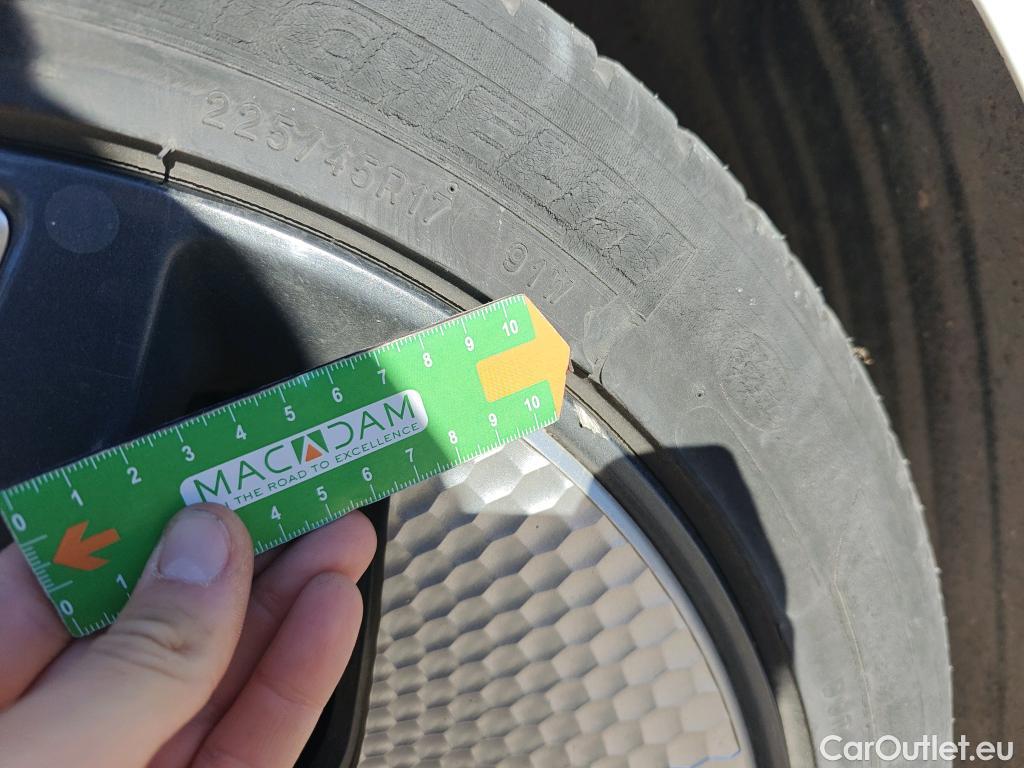  Hyundai   Ioniq HYUNDAI / 2019 / 5P / berlina con portón 1.6 GDI HEV Tecno DCT #14