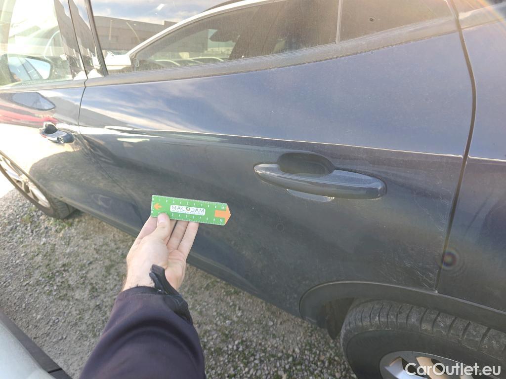  Ford  Kuga FORD  / 2019 / 5P / todoterreno Titanium 2.5 Duratec FHEV 140kW Auto #41