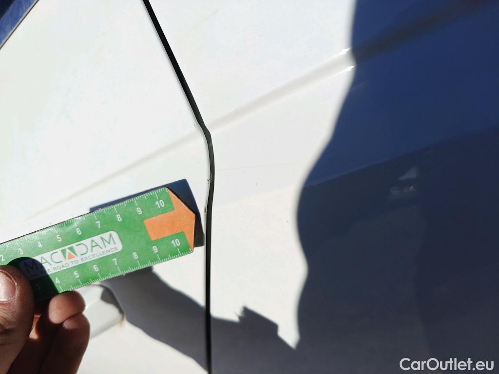  Audi  A4 AUDI  / 2019 / 5P / familiar Avant Advanced 30 TDI 100kW S tronic #63