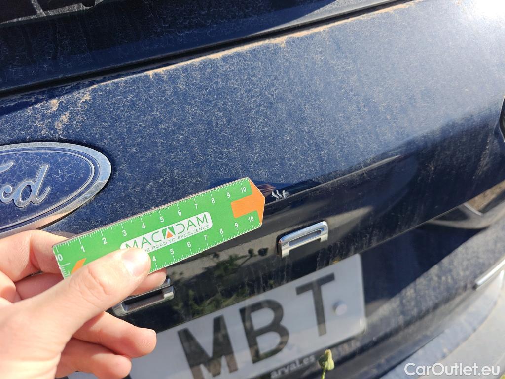  Ford  Kuga FORD  / 2019 / 5P / todoterreno Titanium 2.5 Duratec FHEV 140kW Auto #5