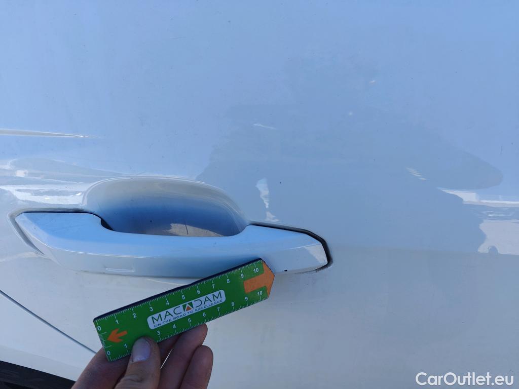  Audi  A4 AUDI  / 2019 / 5P / familiar Avant Advanced 30 TDI 100kW S tronic #60