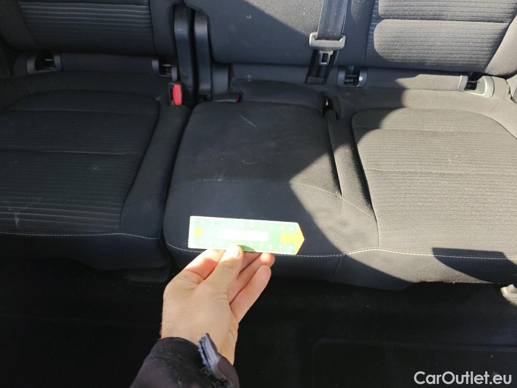  Ford  Kuga FORD  / 2019 / 5P / todoterreno Titanium 2.5 Duratec FHEV 140kW Auto #37