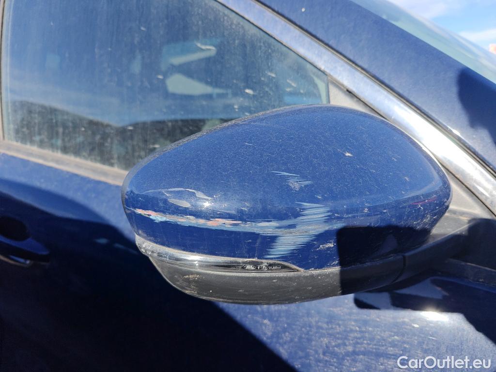  Ford  Kuga FORD  / 2019 / 5P / todoterreno Titanium 2.5 Duratec FHEV 140kW Auto #36