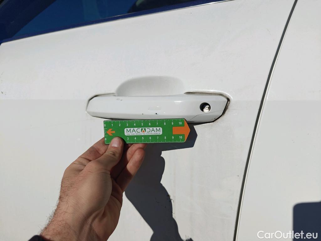  Audi  A4 AUDI  / 2019 / 5P / familiar Avant Advanced 30 TDI 100kW S tronic #53