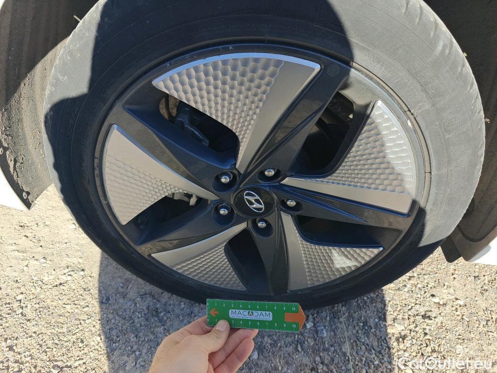  Hyundai   Ioniq HYUNDAI / 2019 / 5P / berlina con portón 1.6 GDI HEV Tecno DCT #25