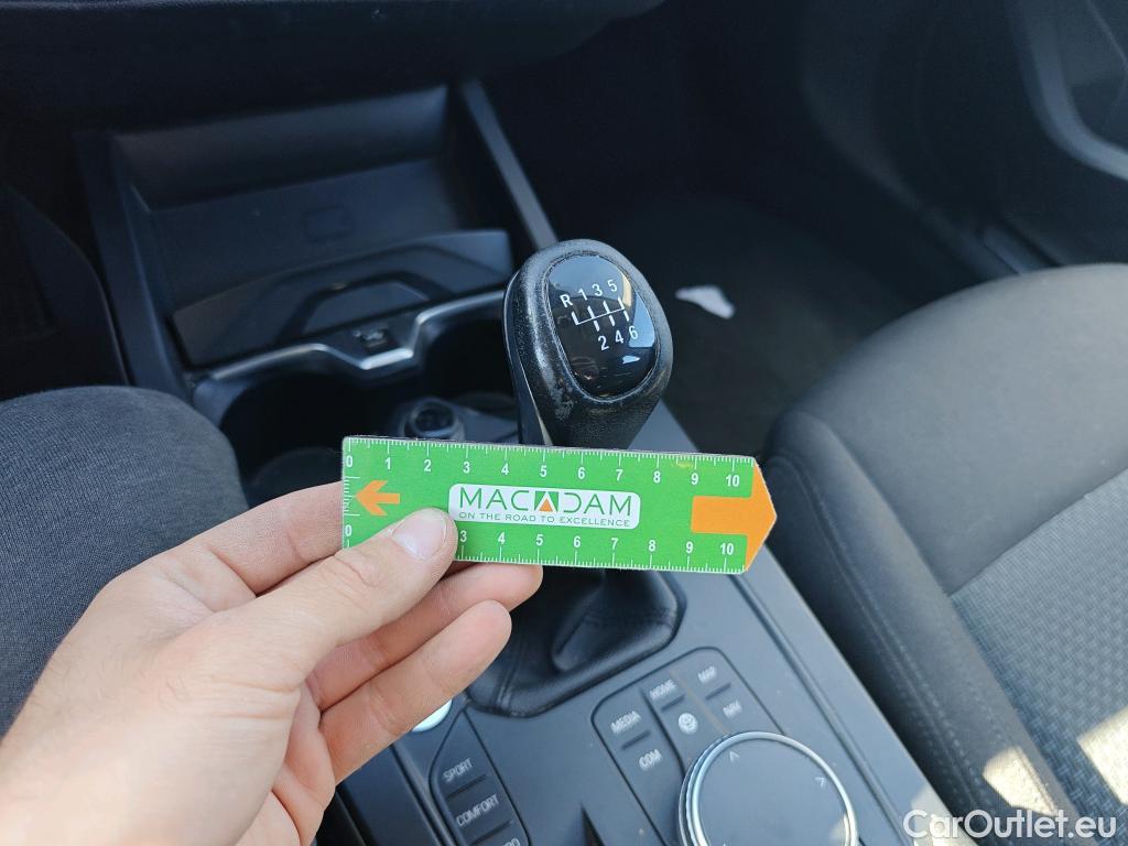  Bmw  Serie 1 BMW  / 2019 / 5P / berlina con portón 116d #31